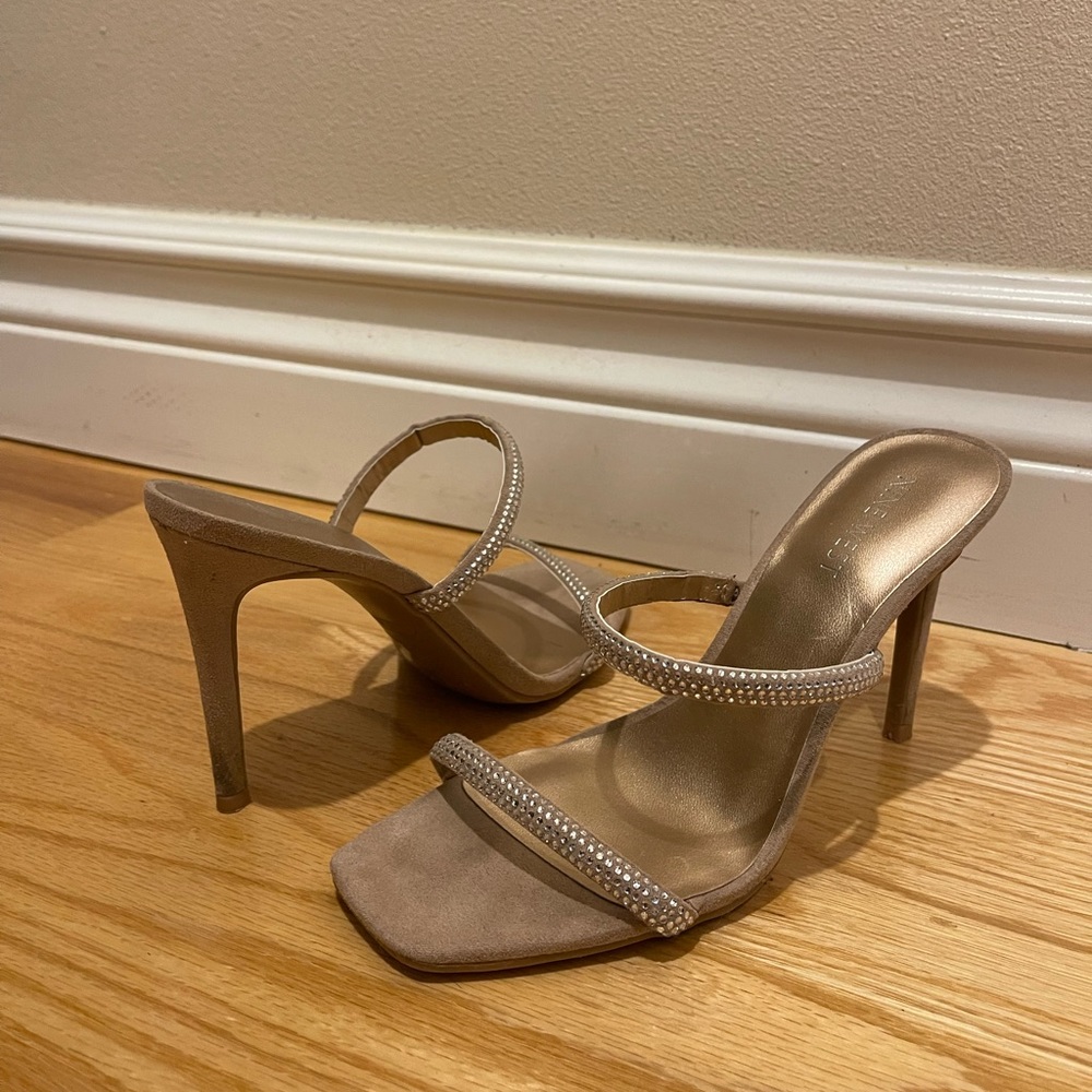 Trendy Open toed sparkle heels